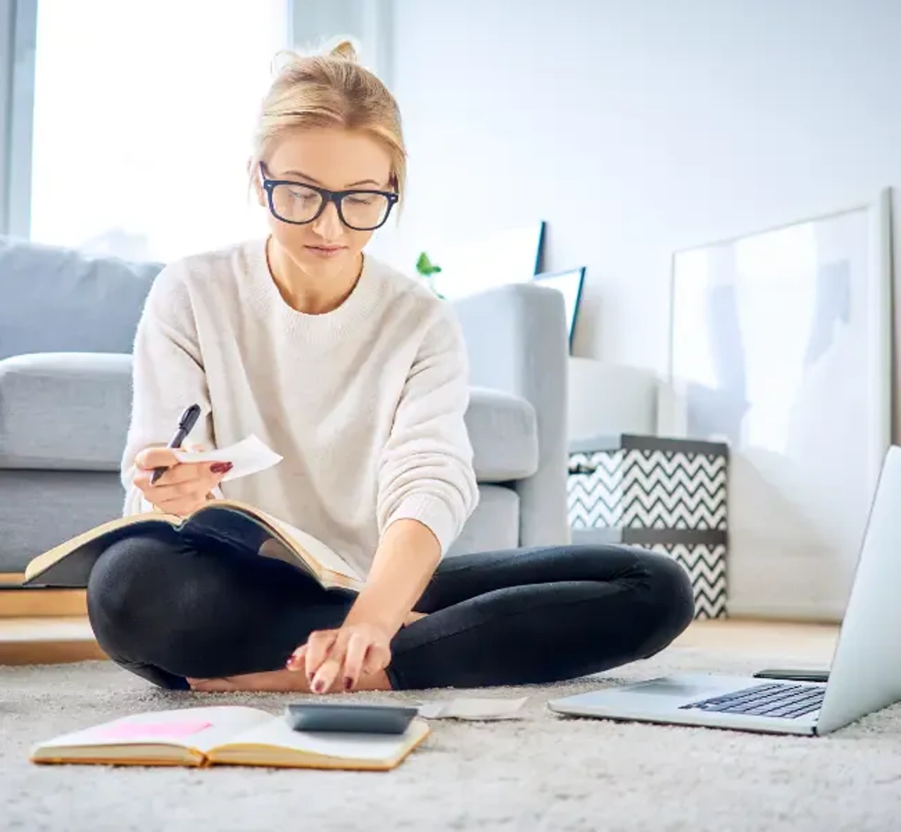 Independent Escort die ihre Anfragen prüft