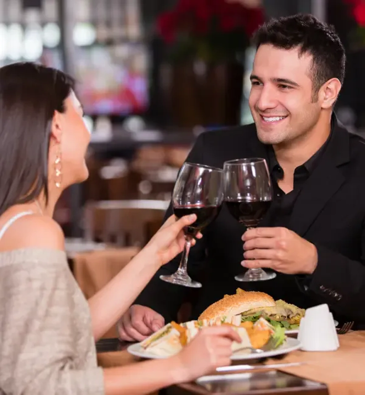 Typisches Escort Date im Restaurant